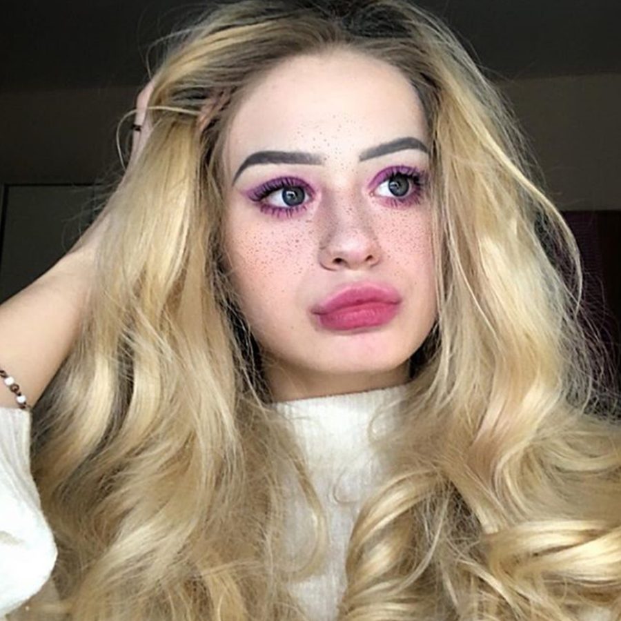 Musegetes Ombre Blonde Wavy Synthetic Lace Front Wigs HS0004