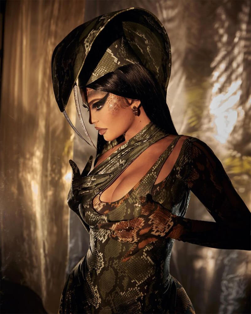Kylie-Jenner-Halloween-Costume-2020-1